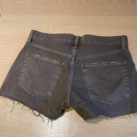 Gap - low ride cut off shorts. Size 4P - Picture 2 of 3